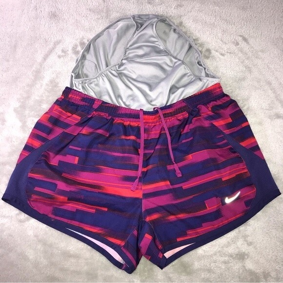 NIKE Women’s Lined Training & Running Shorts  //  Size- S - Picture 3 of 8